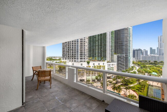 Building Photo - 1717 N Bayshore Dr