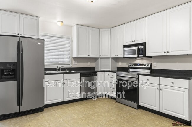 Building Photo - 152 Bayberry Rd