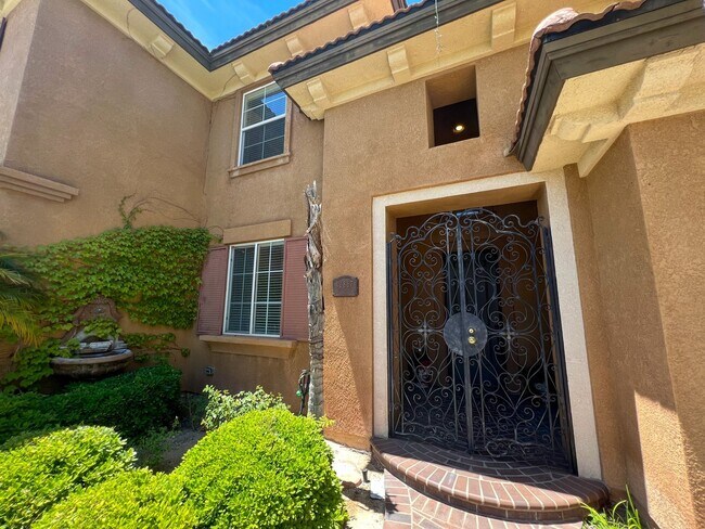 Building Photo - Spacious 4 Bedroom 3 Bathroom Home with 3 ...