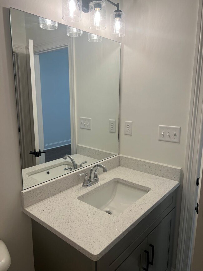 Building Photo - 600 Cottage Grove Cir