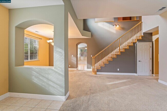 Building Photo - 350 Caroni St