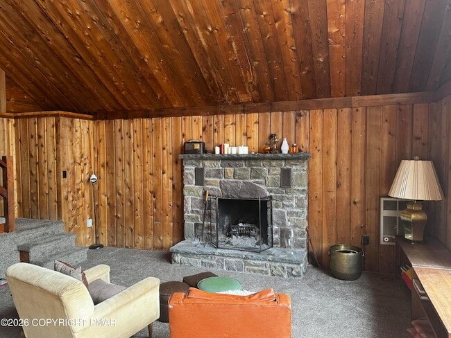 Building Photo - 174 Sweet Briar Rd