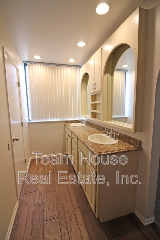 Building Photo - 25433 Plaza Escovar