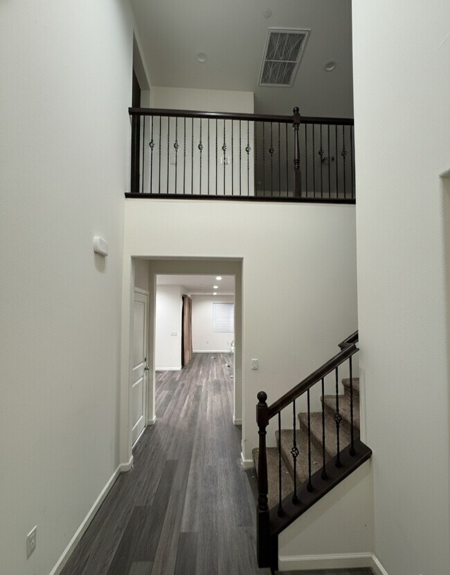 Building Photo - 4103 Hoblitt Ave