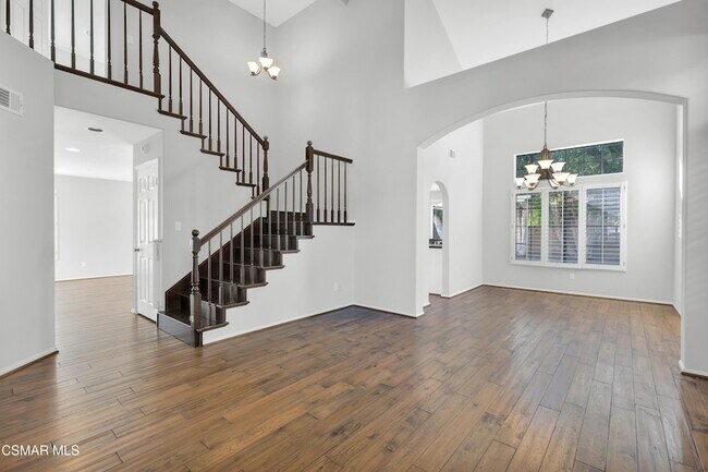 Building Photo - 487 Bernini Ct