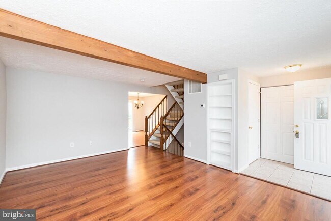 Building Photo - 3348 Raccoon Ct