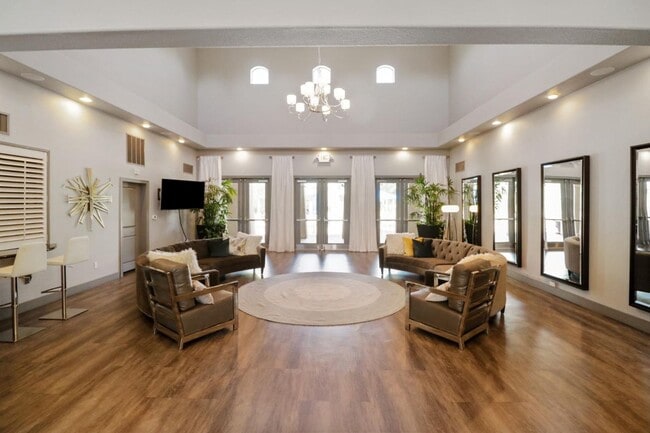 Building Photo - East Roseville - Gated Phoenician - Great ...