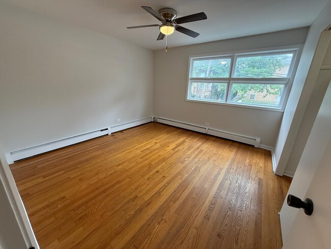 Building Photo - 2431 N 76th Ct