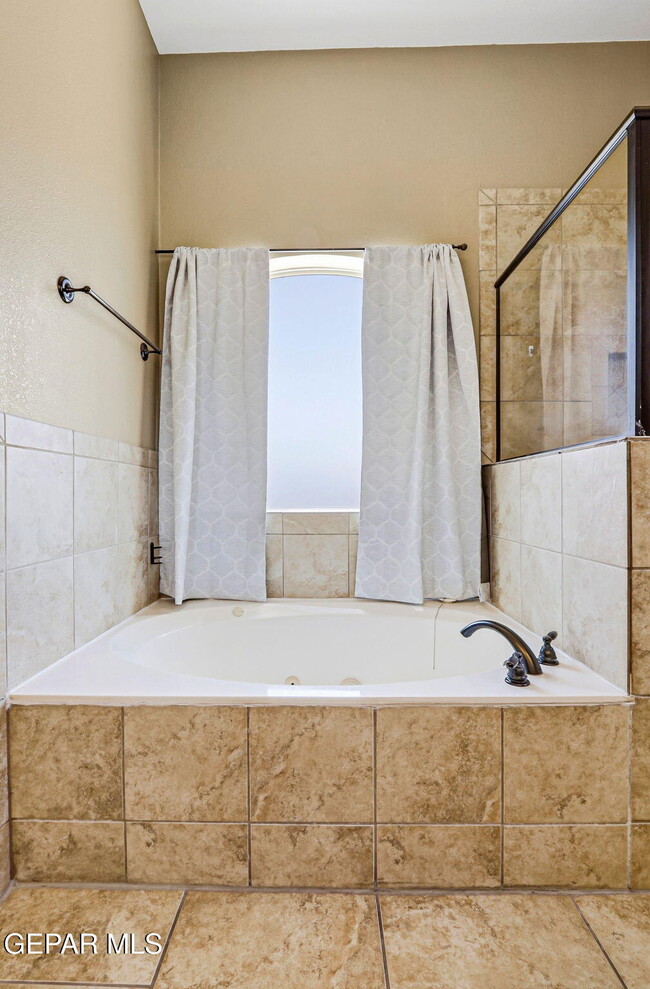 Building Photo - 3727 Grand Bahamas Dr