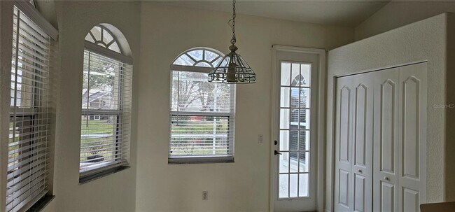 Building Photo - 1152 Deardon Dr