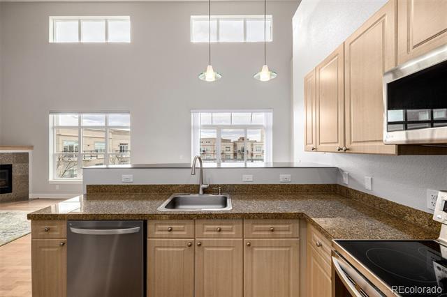 Building Photo - 5677 S Park Pl