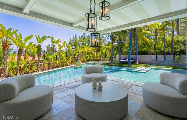 Building Photo - 121 Amber Sky