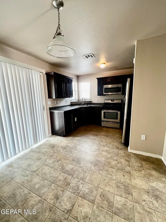 Building Photo - 14160 Lasso Rock Dr