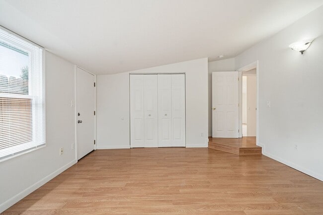 Building Photo - 6830 SE 50th Ave