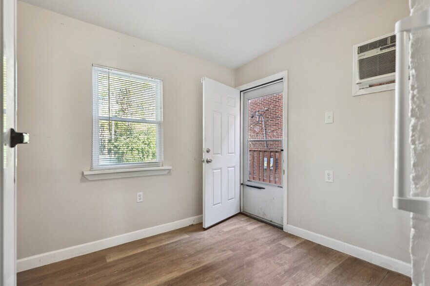 Building Photo - 5237 Enright Ave