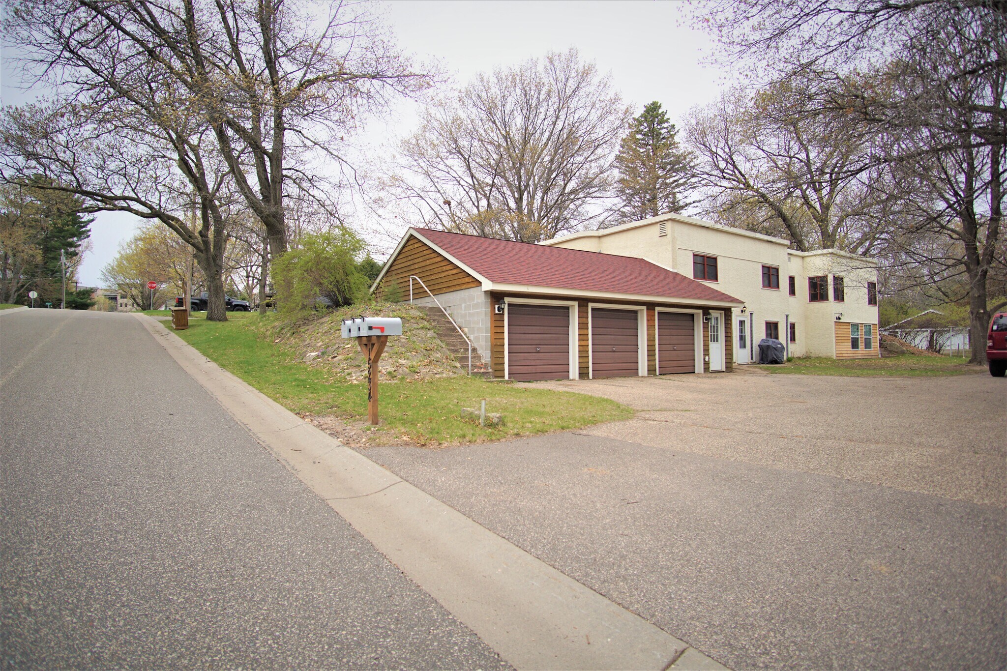 Building Photo - 15234 Upper 61st St N