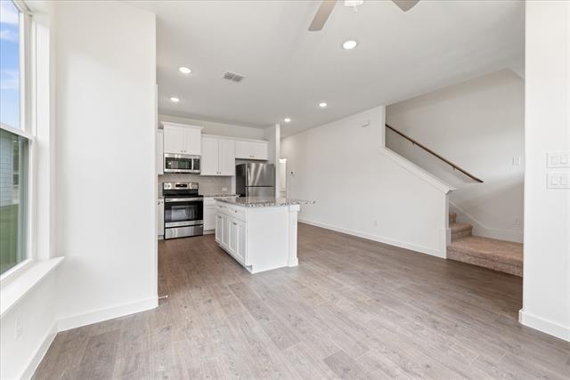 Building Photo - 1226 Elm Ct