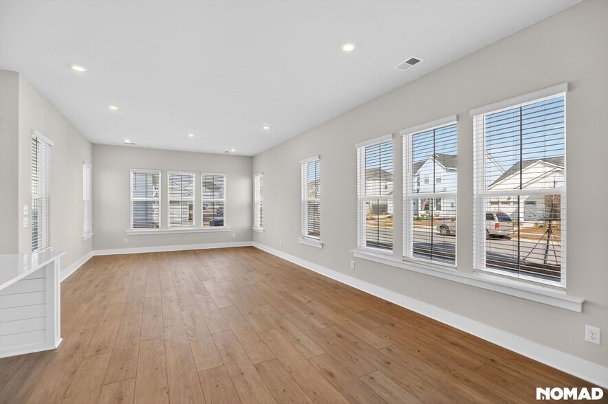 Building Photo - 319 Archar St