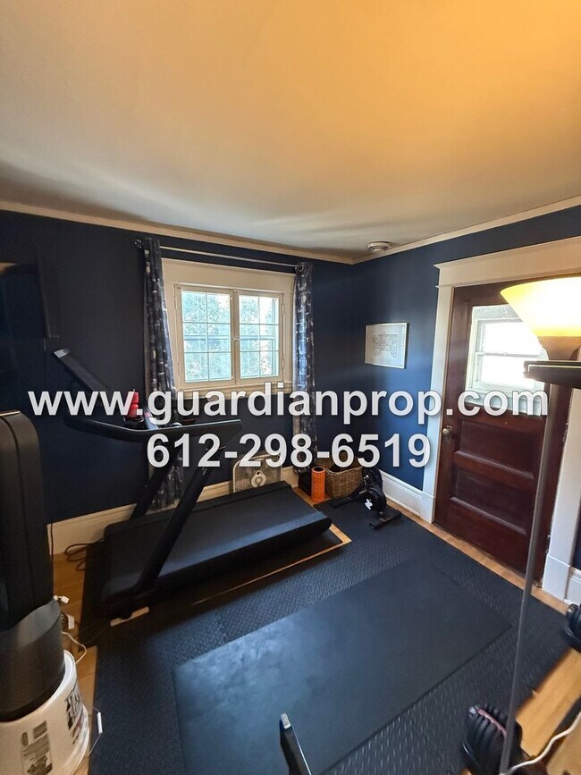 Building Photo - Merriam Park House Available May 1st, Updated Kitchen, Office, Fenced Yard, 2 Car Garage