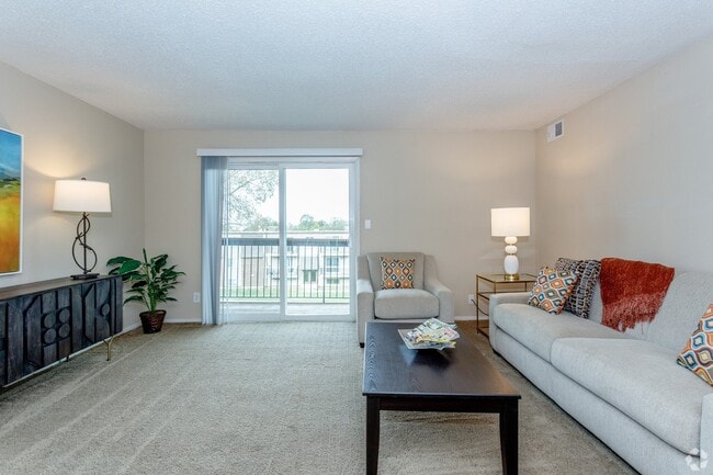 Primary Photo - Hudson Pointe