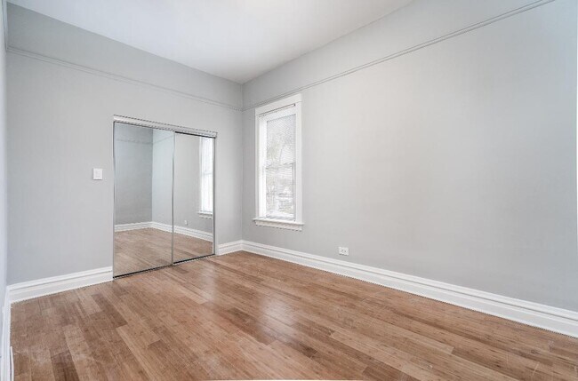 Building Photo - 4326 N Avers Ave