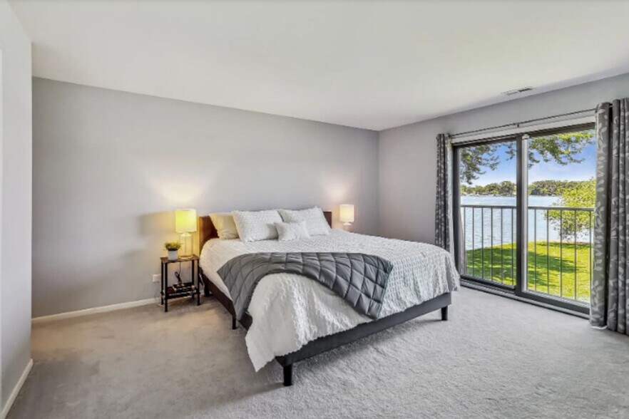 Building Photo - 36856 N Hickory Ct