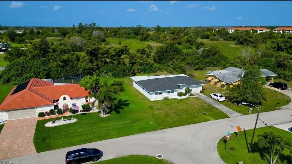 Building Photo - 4108 SE 8th Ave