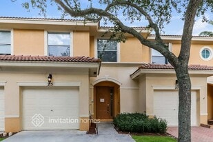 Building Photo - 215 River Bluff Ln