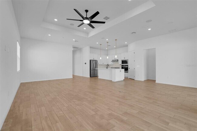 Building Photo - 10393 Pk Ests Ave