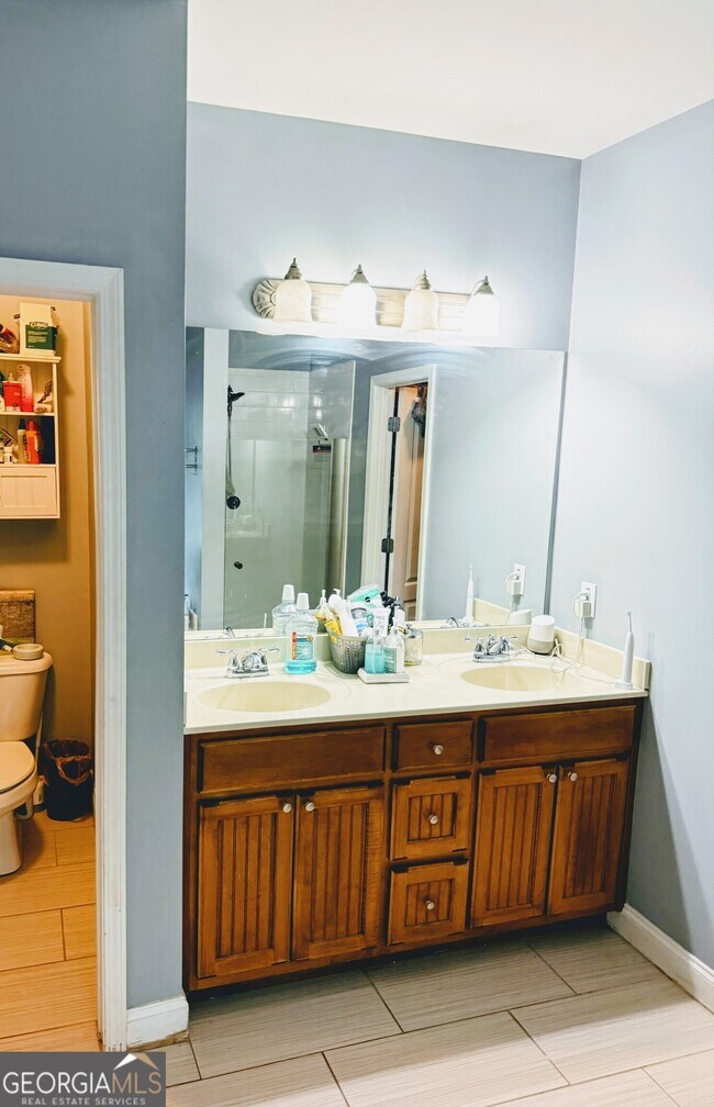 Building Photo - 141 Feldspar Dr