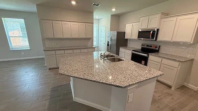 Building Photo - 305 Gallant Man Ct