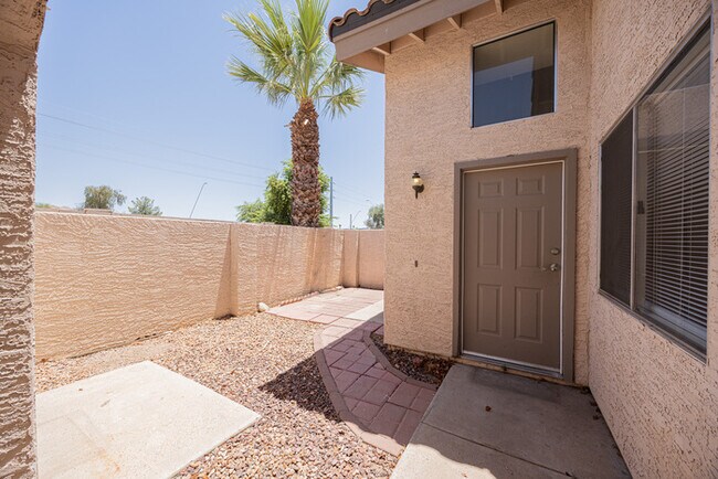 Building Photo - 2019 W Lemon Tree Pl