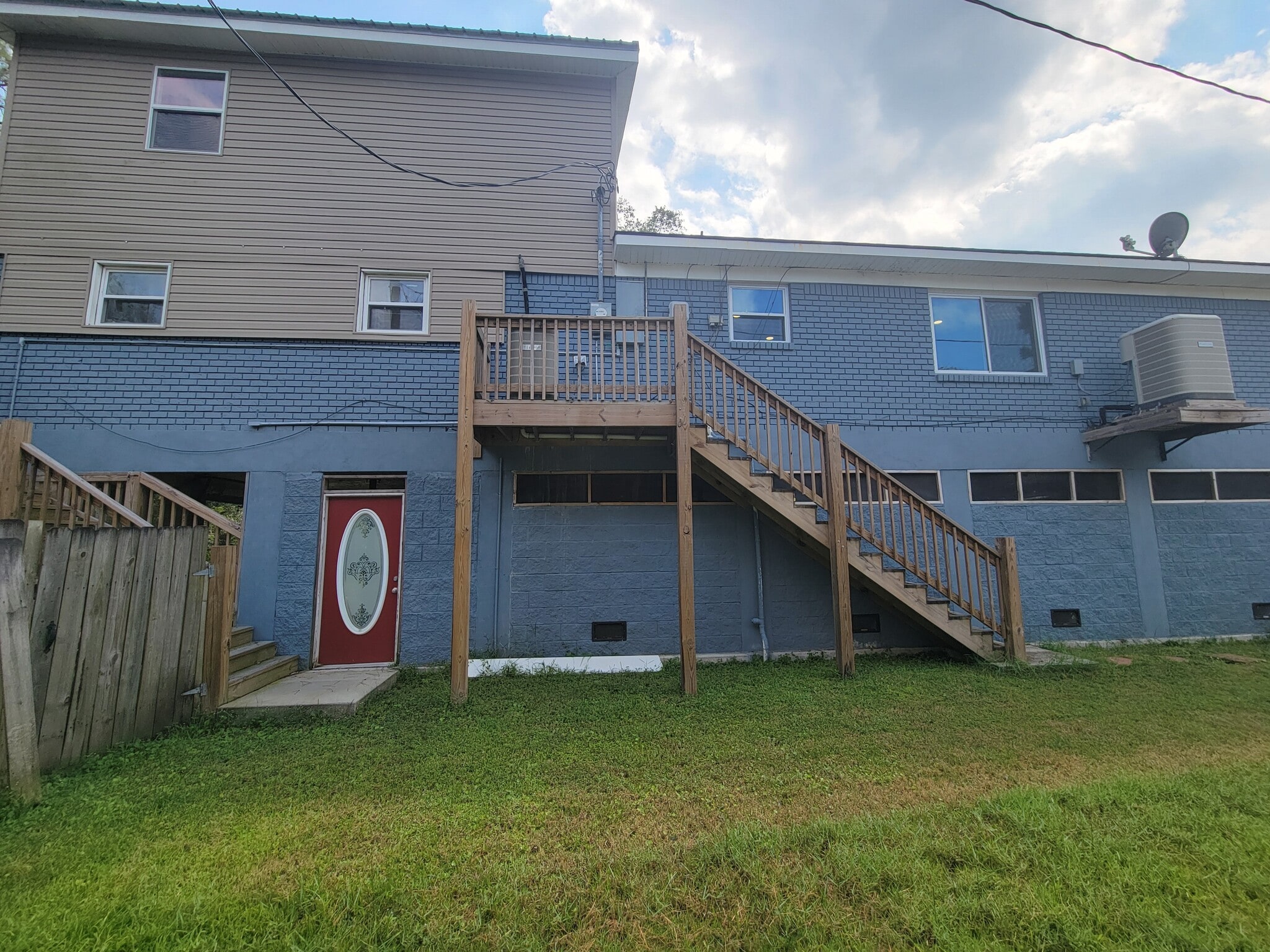 Building Photo - 2942 Palm Cir