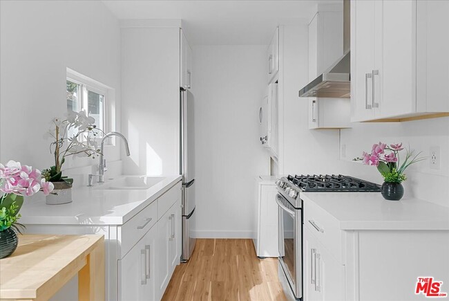 Building Photo - 2948 Exposition Blvd