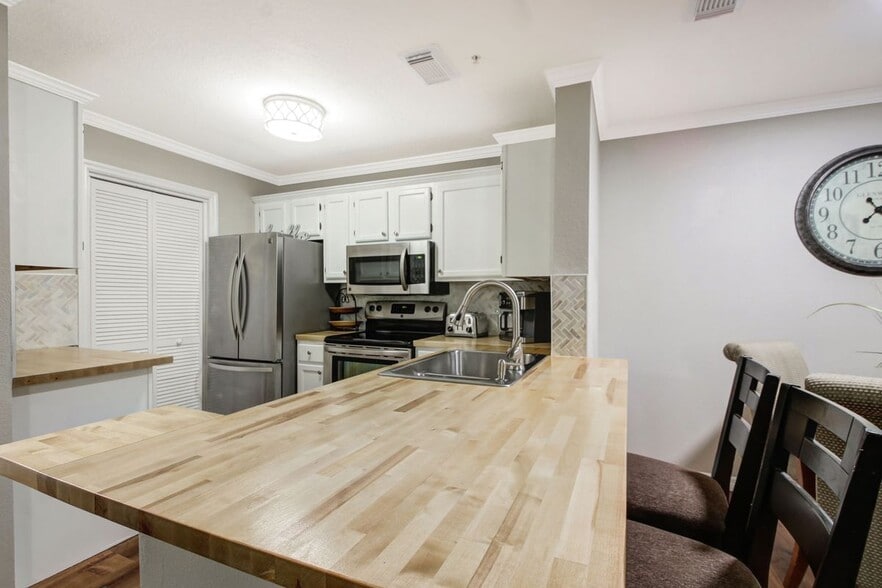 Building Photo - 7701 Timberlin Park Blvd