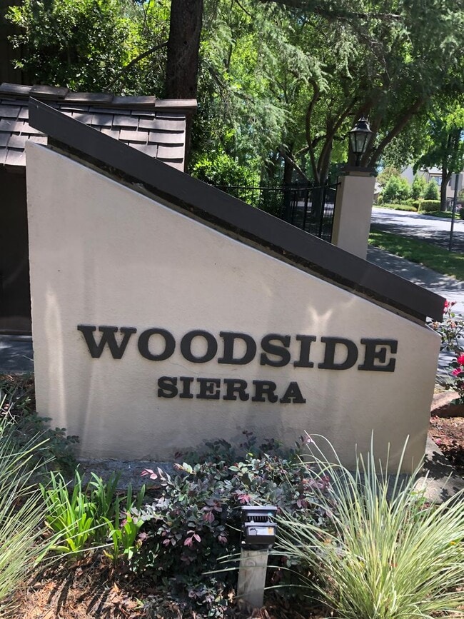 Building Photo - NICE 2ND STORY CONDO IN WOODSIDE SIERRA GATED COMMUNITY NEAR LOEHMANN'S PLAZA!