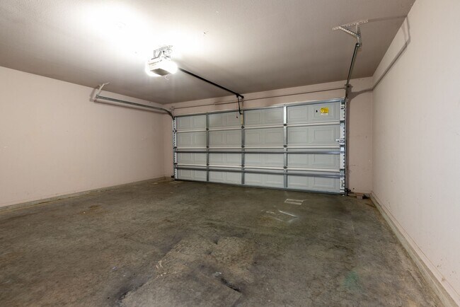 Building Photo - 3 Bed / 2 Bath in Owasso!