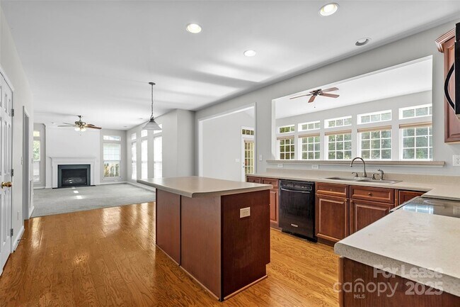 Building Photo - 5006 Rosewater Ln