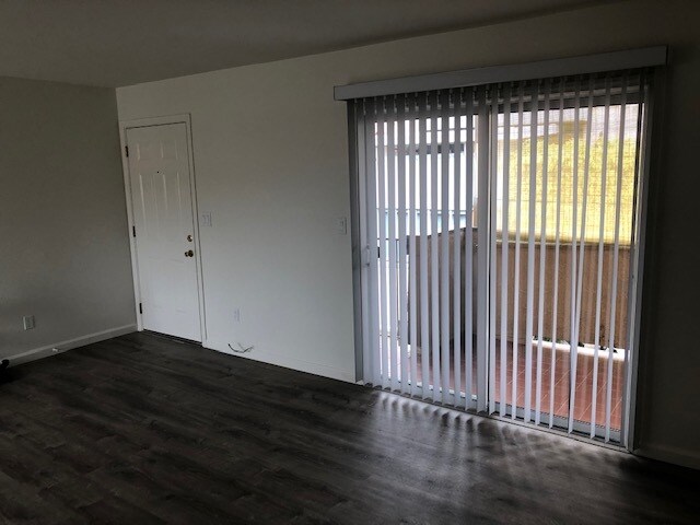 Building Photo - 16852 Sims Ln