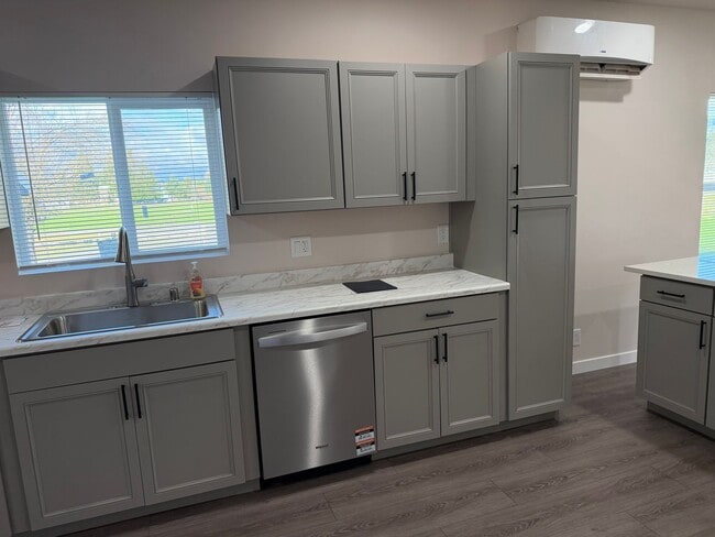 Building Photo - Updated 3 bedroom 2 bathroom house in Dexter!