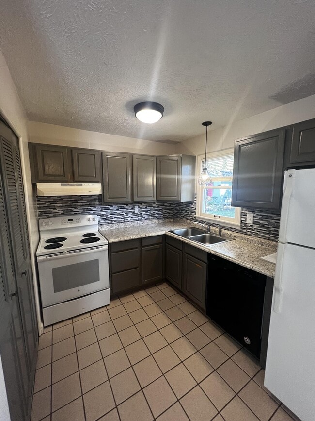 Building Photo - 6805 Reelfoot Lake Ct