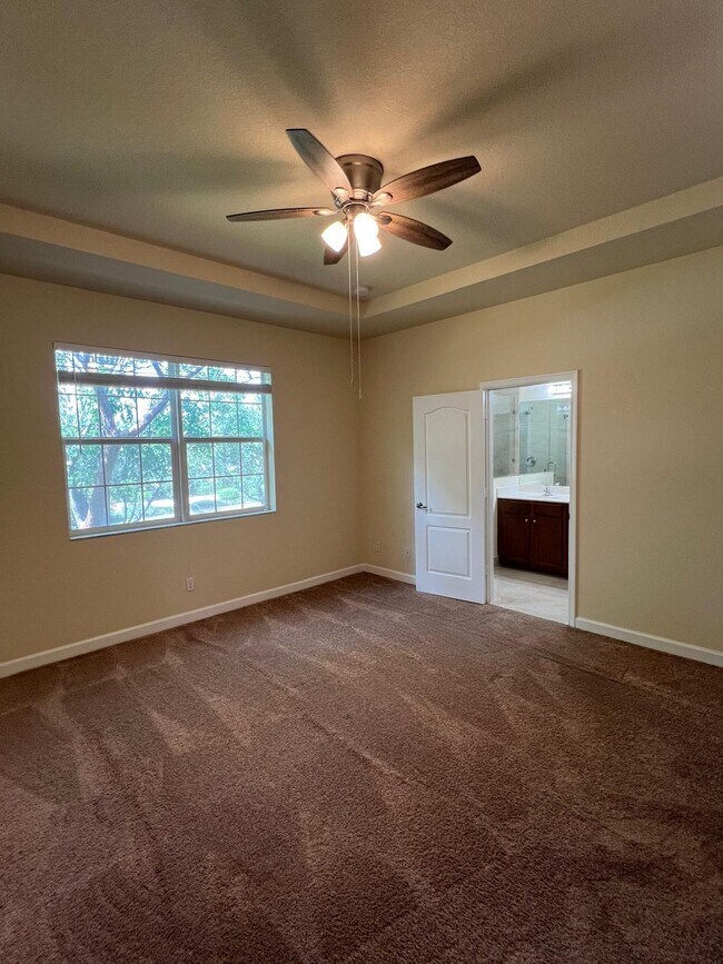 Building Photo - 5037 Ashley River Rd