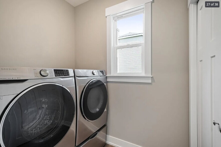 Building Photo - 5453 W Heathwood Dr SE