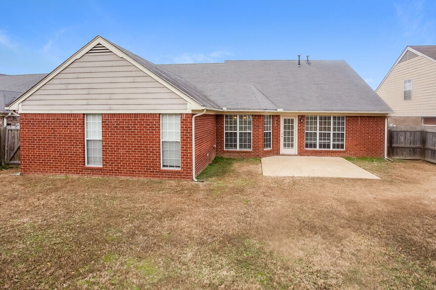 Building Photo - 5882 Tommy Joe Dr