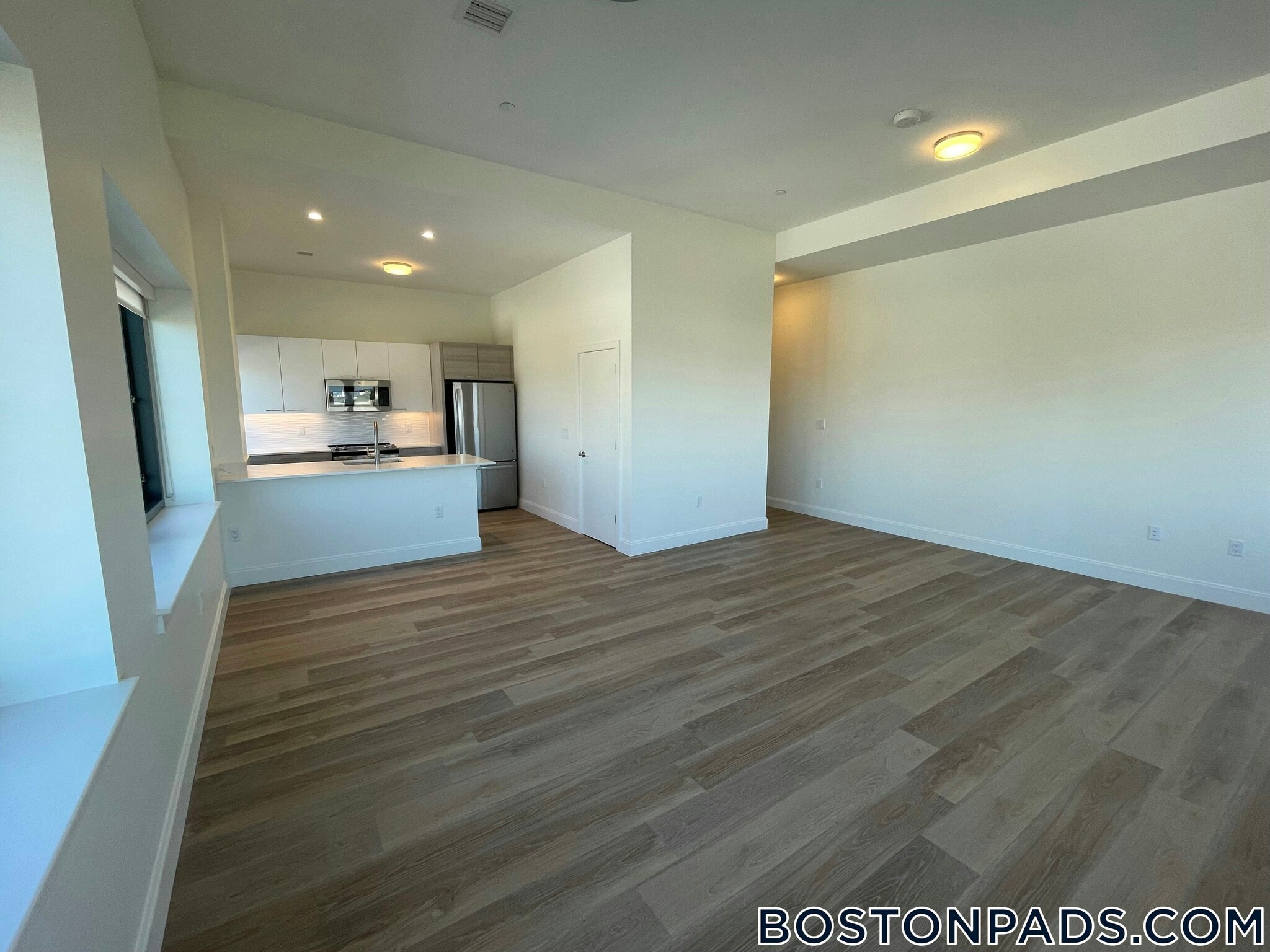 Building Photo - 1079 Commonwealth Ave