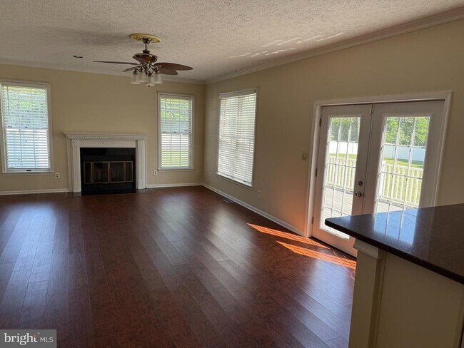 Building Photo - 101 Tarks Ln