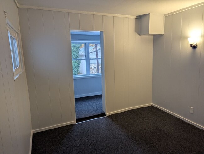 Building Photo - 225 Poplar St