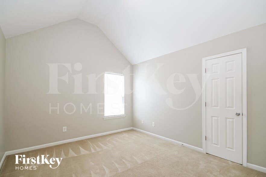 Building Photo - 9613 Rothman Ln