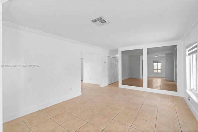 Building Photo - 5103 SW 128th Pl