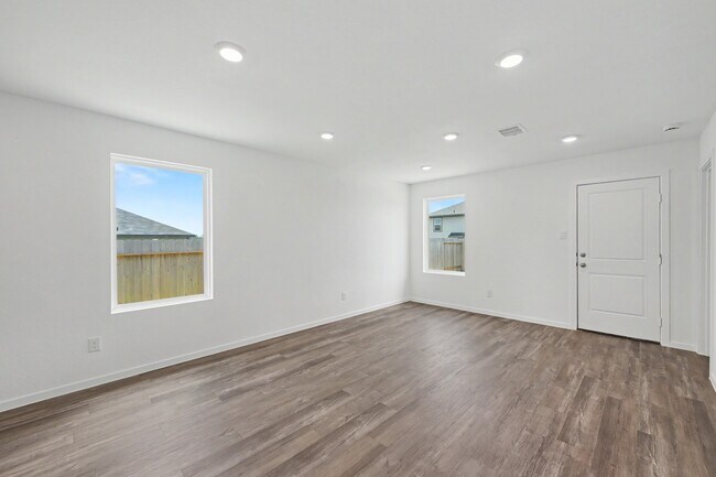 Building Photo - 40839 Hawthorne Glades St
